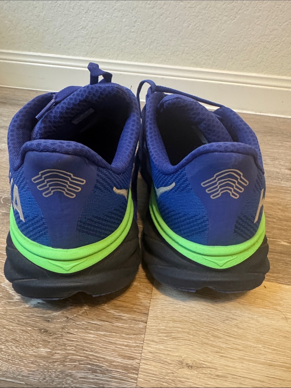 Hoka Clifton 9 Gore Tex Royal Blue Running Shoes with Neon Green Accent - Picture 3 of 5